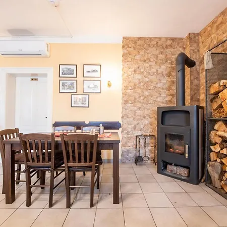 Konukevi Ave Restaurant Jiřetín pod Jedlovou