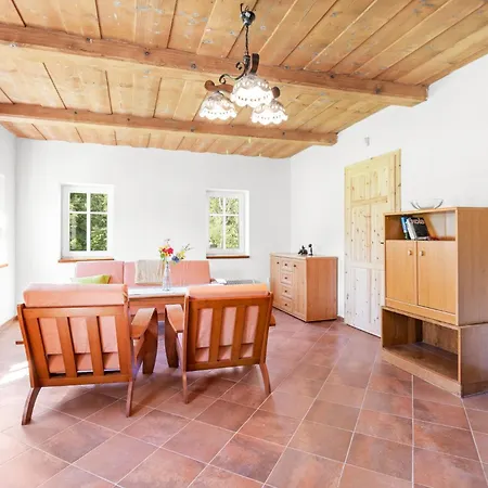 Pensjonat Ave Restaurant 3*