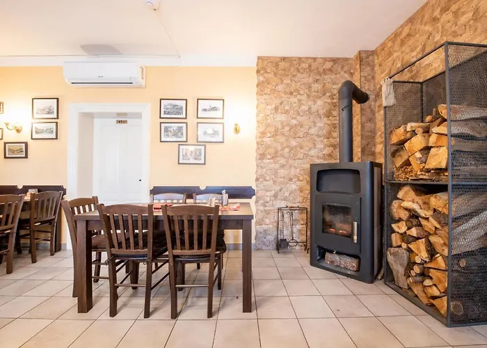ゲストハウス Ave Restaurant Jiřetín pod Jedlovou