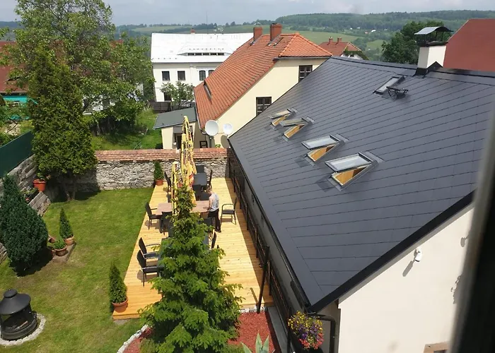 ゲストハウス Ave Restaurant Jiřetín pod Jedlovou